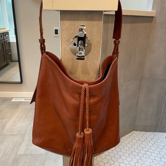 Margot Hobo bucket handbag - Picture 6 of 10